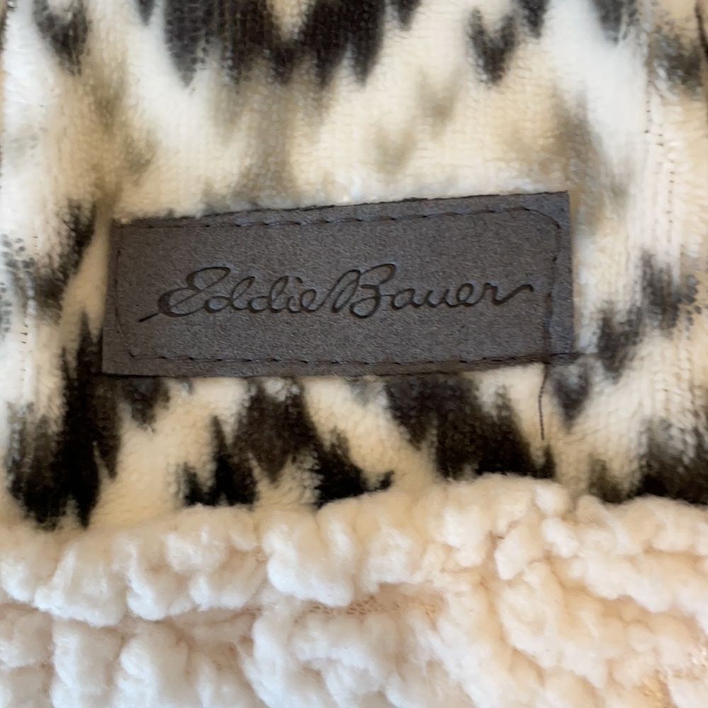 NWOT Eddie Bauer lap blanket - Picture 2 of 4